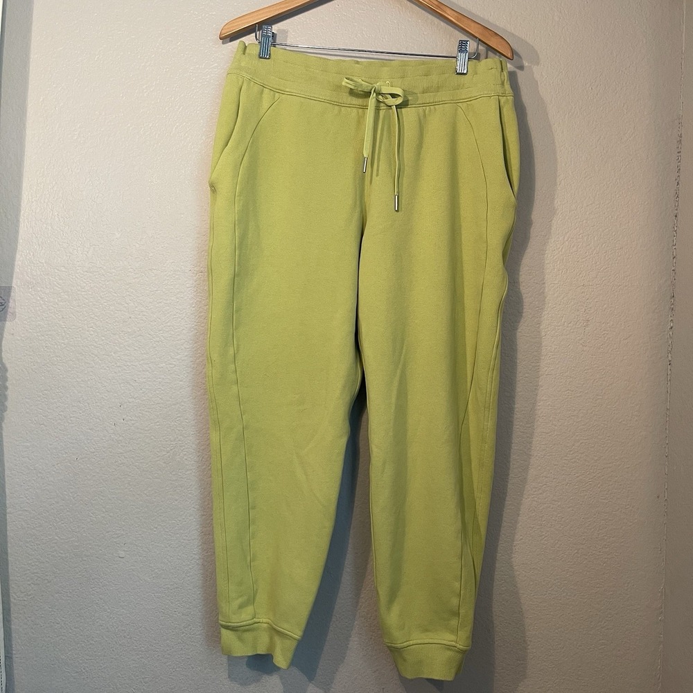 Lululemon Scuba Joggers Womens 12 High Rise Lime Green Relaxed Sweatpant 30x25.5
